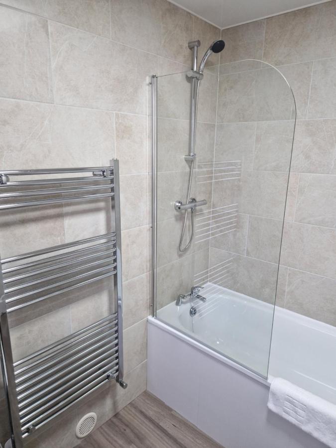 Birtley'S Diamond 3 Bed Apt, Sleeps 6 Guests Birtley  Exterior photo