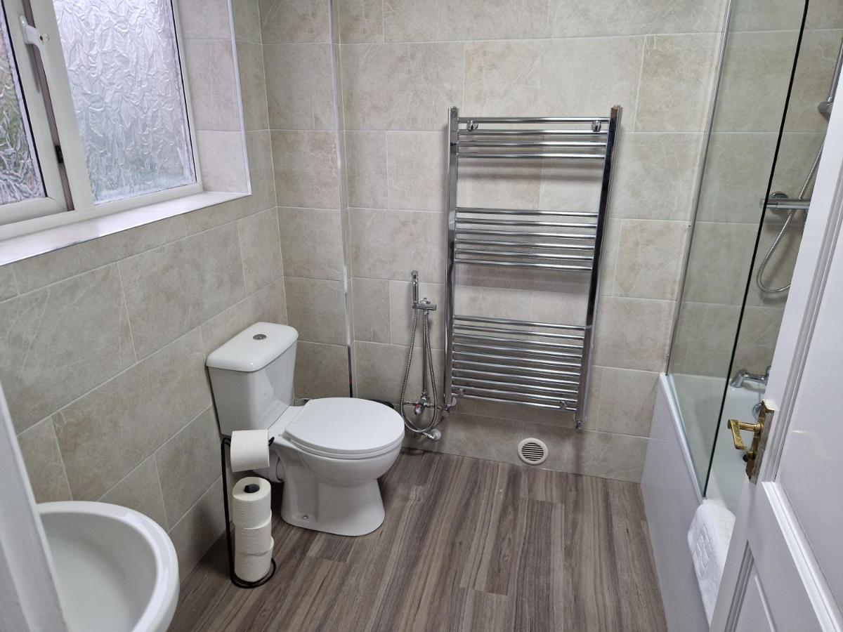 Birtley'S Diamond 3 Bed Apt, Sleeps 6 Guests Birtley  Exterior photo